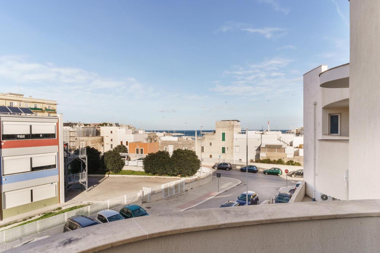 Aparthotel Le Marine Bisceglie Exteriör bild