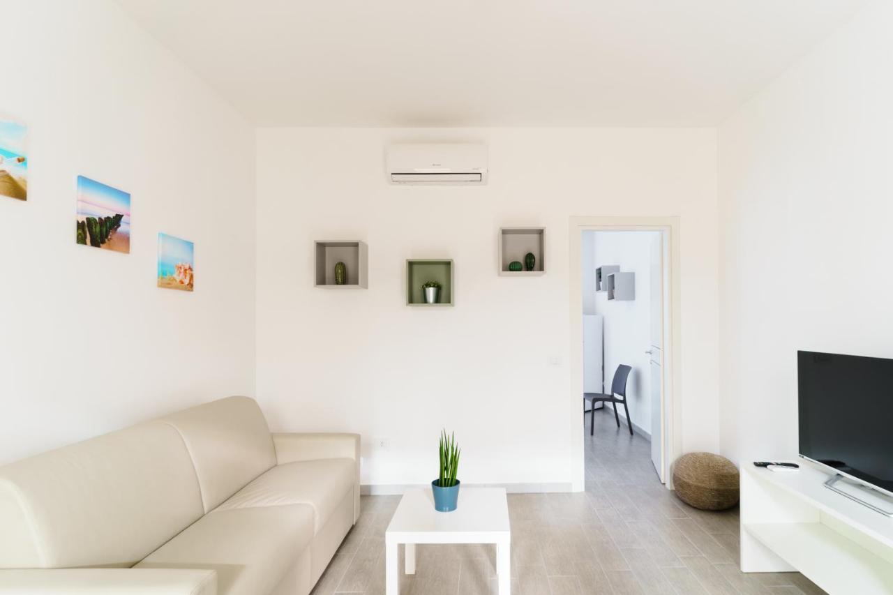 Aparthotel Le Marine Bisceglie Exteriör bild