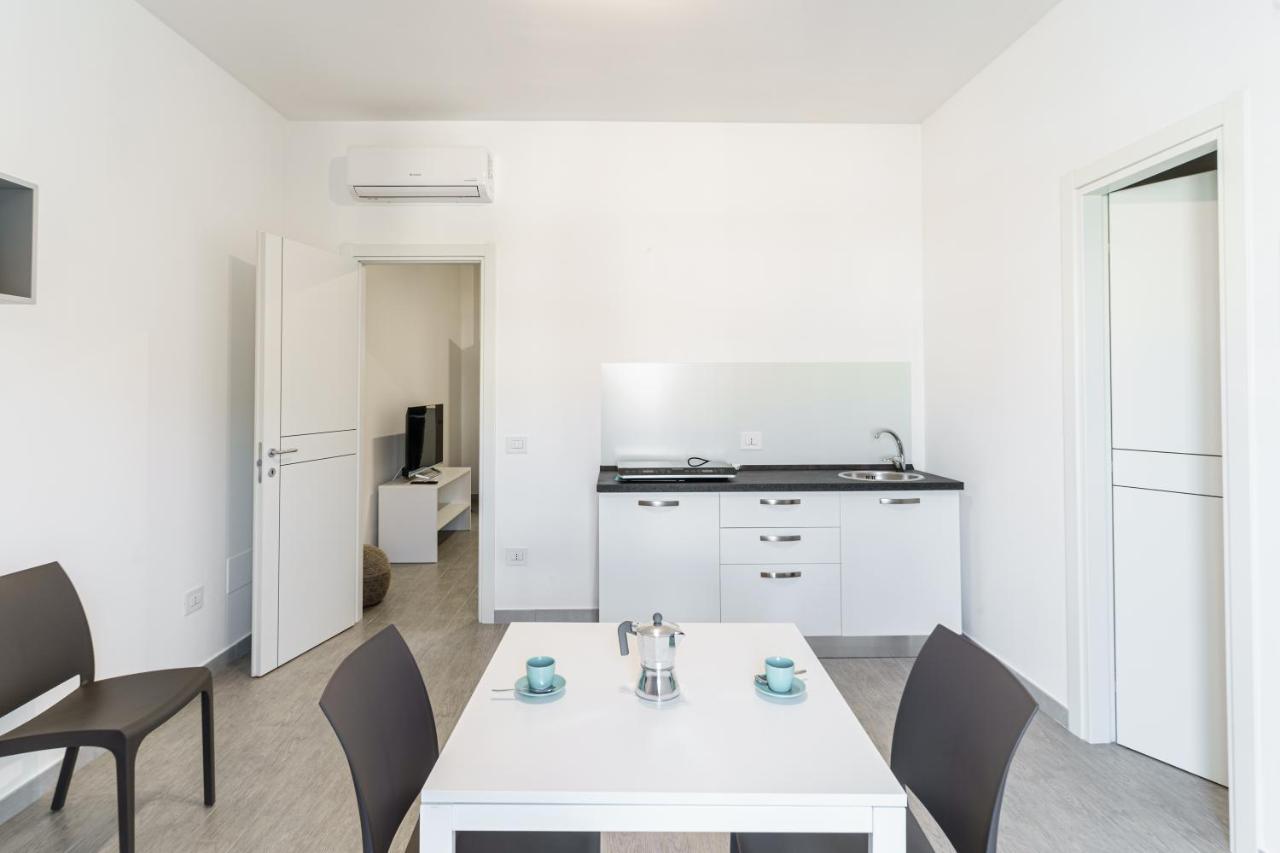 Aparthotel Le Marine Bisceglie Exteriör bild