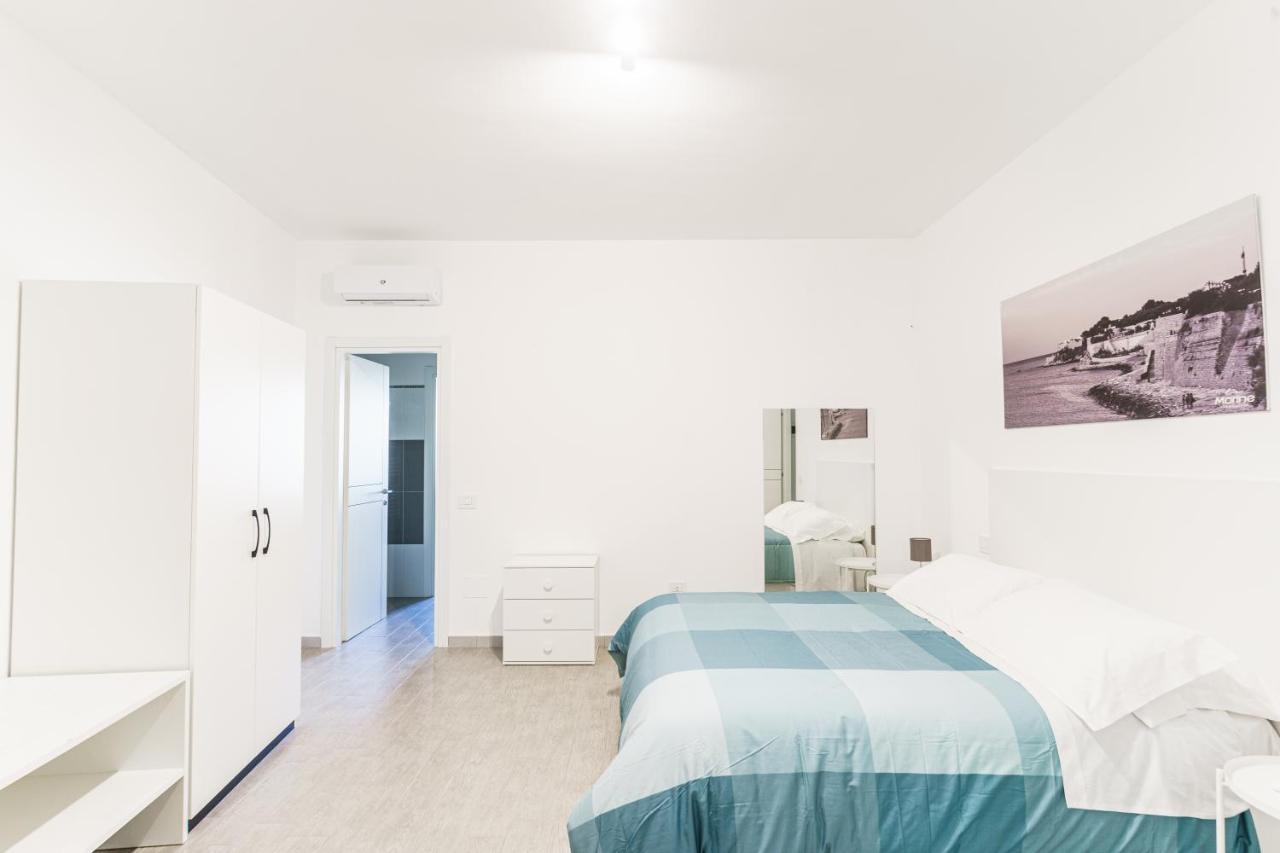 Aparthotel Le Marine Bisceglie Exteriör bild