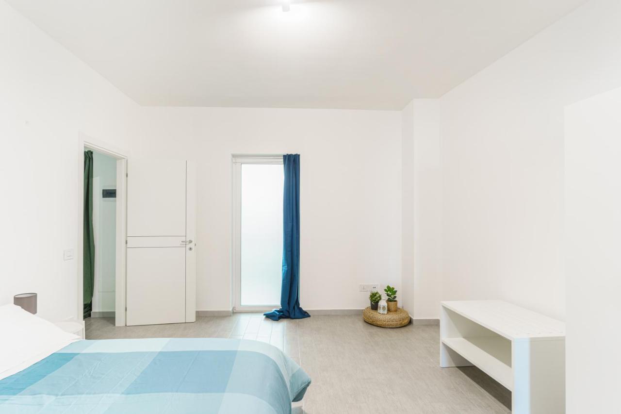 Aparthotel Le Marine Bisceglie Exteriör bild