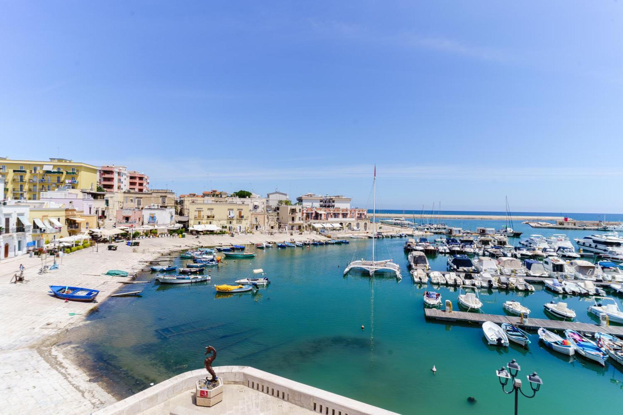Aparthotel Le Marine Bisceglie Exteriör bild