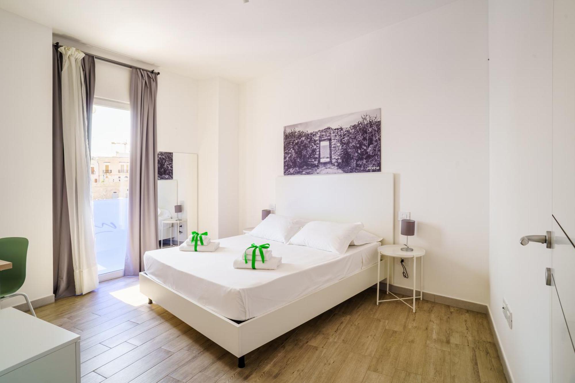 Aparthotel Le Marine Bisceglie Exteriör bild