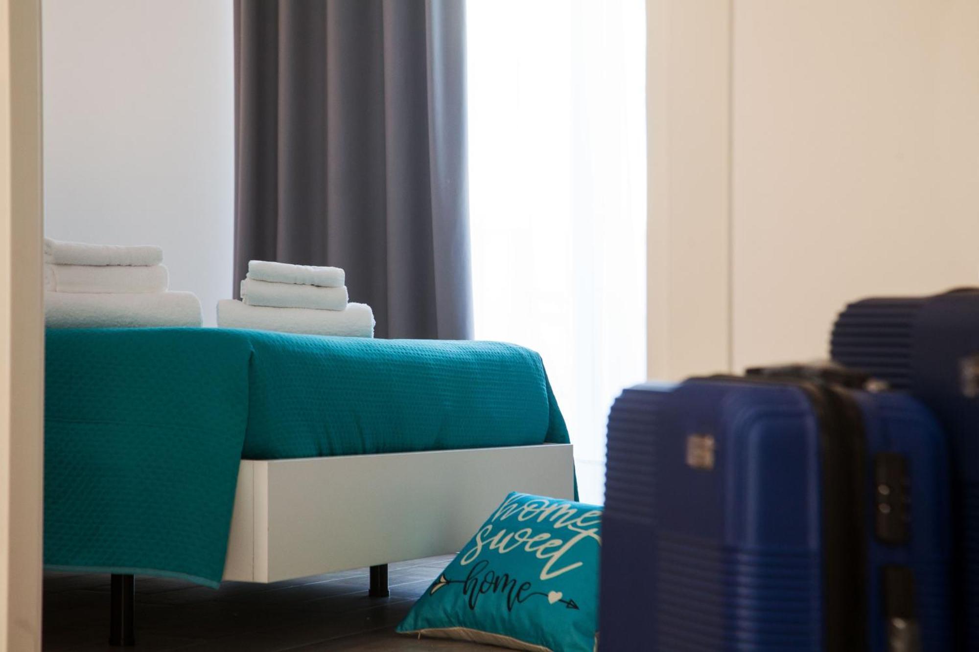 Aparthotel Le Marine Bisceglie Exteriör bild